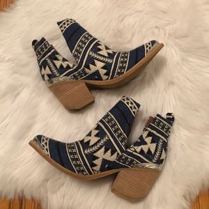 Jeffrey Campbell Cromwell Booties